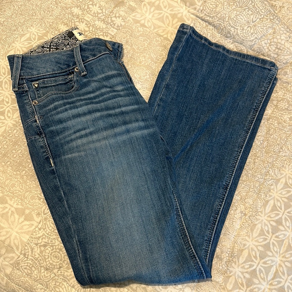 Women’s Ariat mid rise boot jeans, size 29 short
